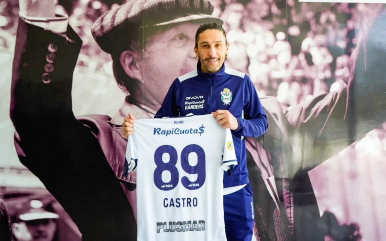 El Pata Castro estampó la firma de su regreso a Gimnasia y es el segundo refuerzo del Lobo