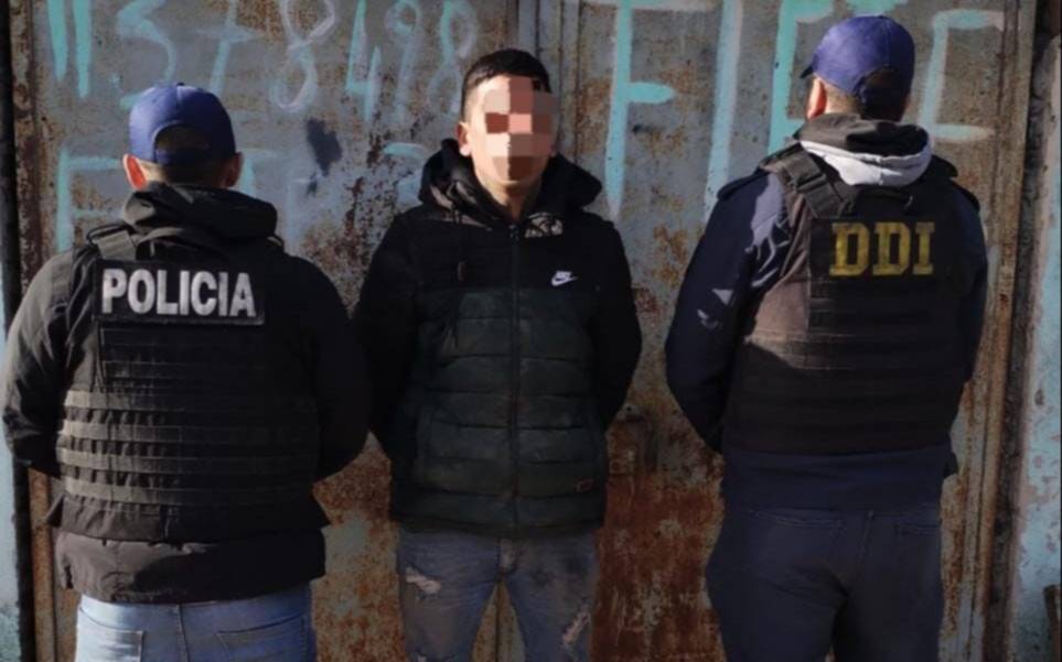 Cayó por abusar sexualmente de sus hijos de 7 y 8 años