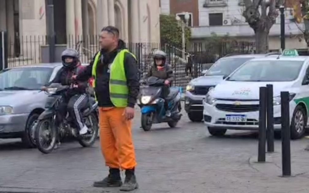 Caos de tránsito en La Plata: los cortes de calles anunciados para este jueves