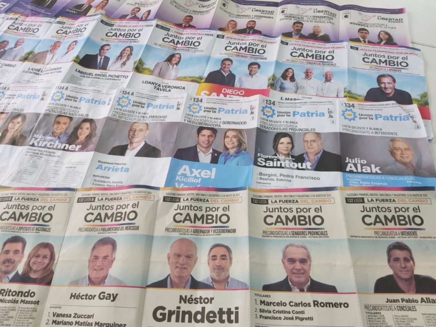 PASO 2023.- Con boletas de casi un metro, qué se vota en La Plata y quiénes son los precandidatos en las elecciones de este domingo