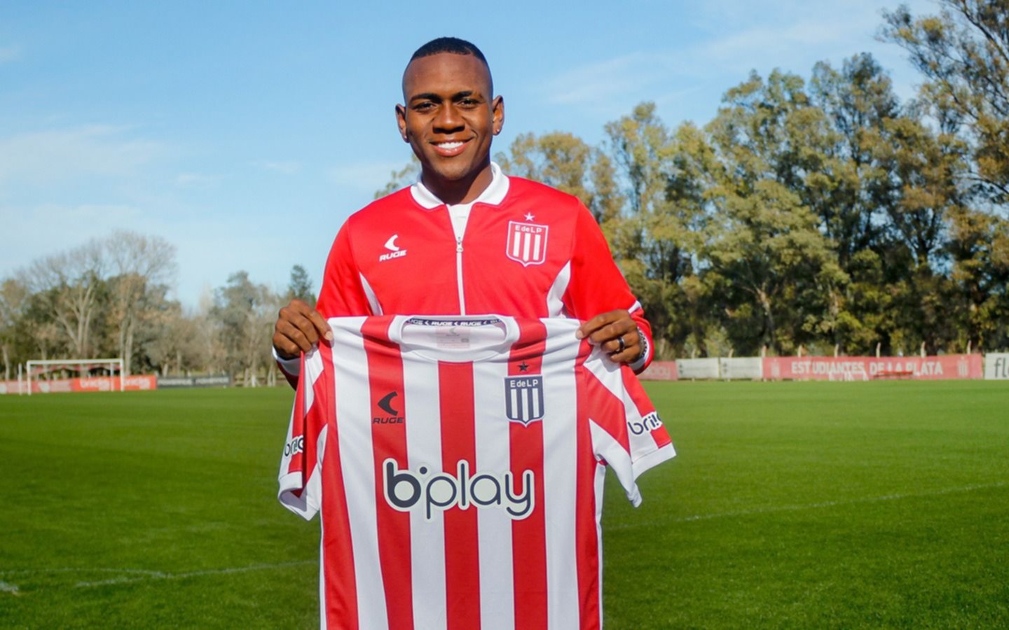 Estudiantes presentó a su primer refuerzo: el colombiano Alexis Castillo Manyoma