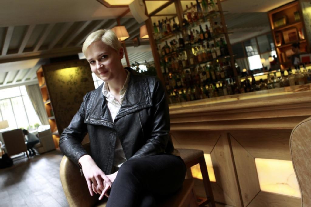 Verónica Roth: “¿por qué tenés que contarle a un cacharrito lo que hacés?”