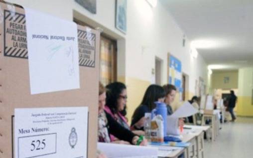 PASO 2023. Dos prófugos fueron a votar y terminaron a los tiros con la Policía en Tucumán