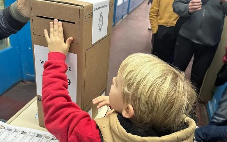 PASO 2023. Desde Mirtha hasta Mirko se hicieron presentes: así votaron los famosos