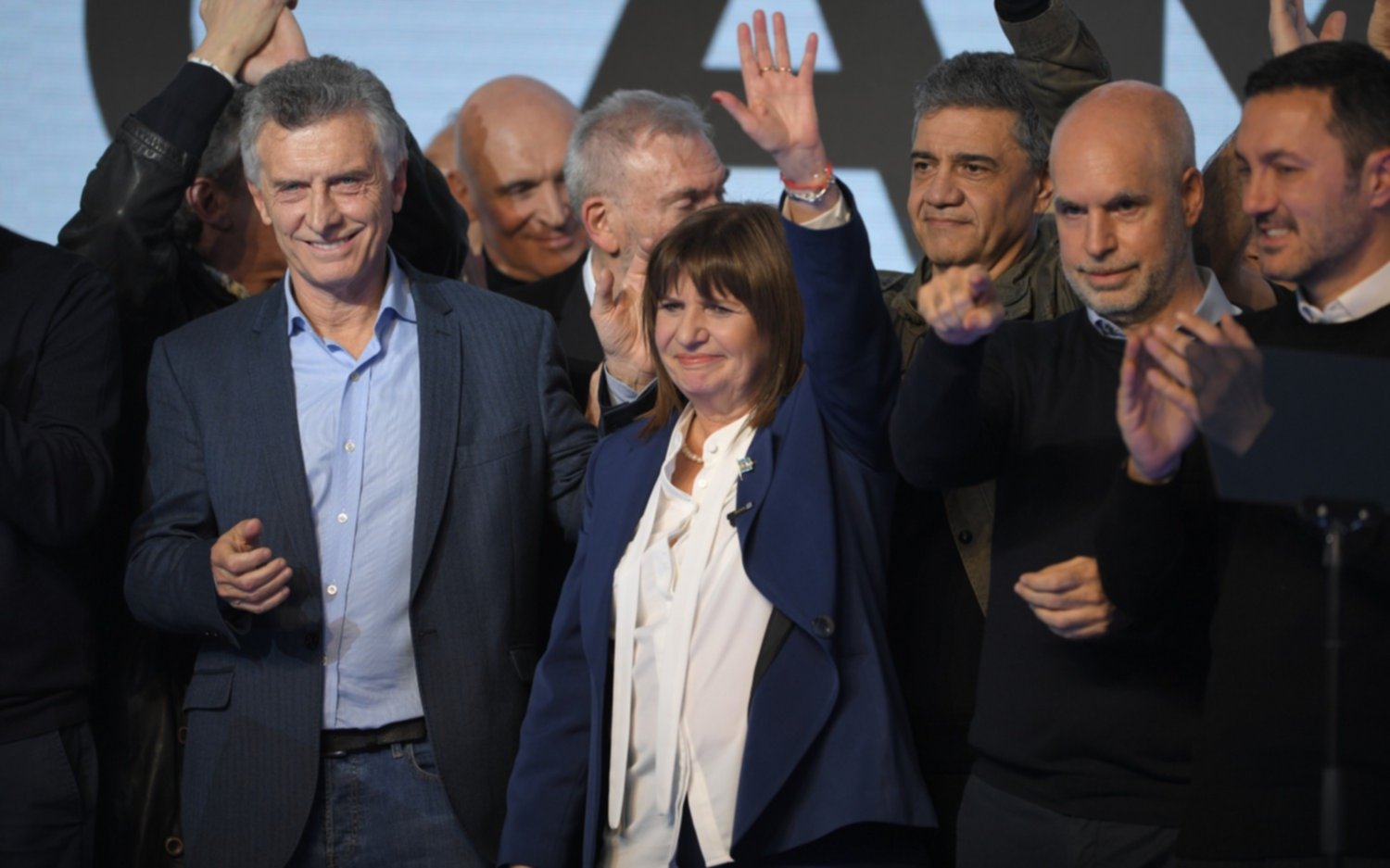 PASO 2023. Patricia Bullrich festejó acompañada de Larreta y Macri: "Vamos todos juntos para ganar las elecciones"