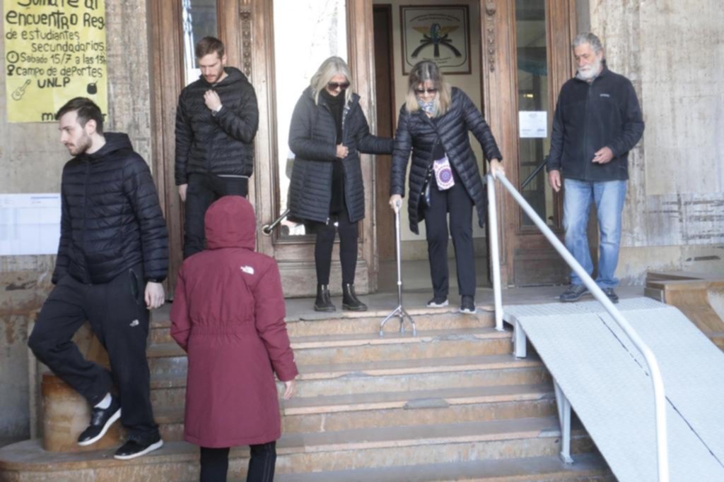 Recién operada decidió ir a votar