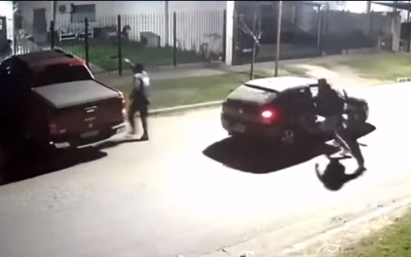 Delincuentes armados le robaron la camioneta a un hombre en Quilmes