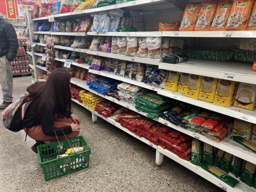 En mercados y almacenes prevén más aumentos a partir de la devaluación