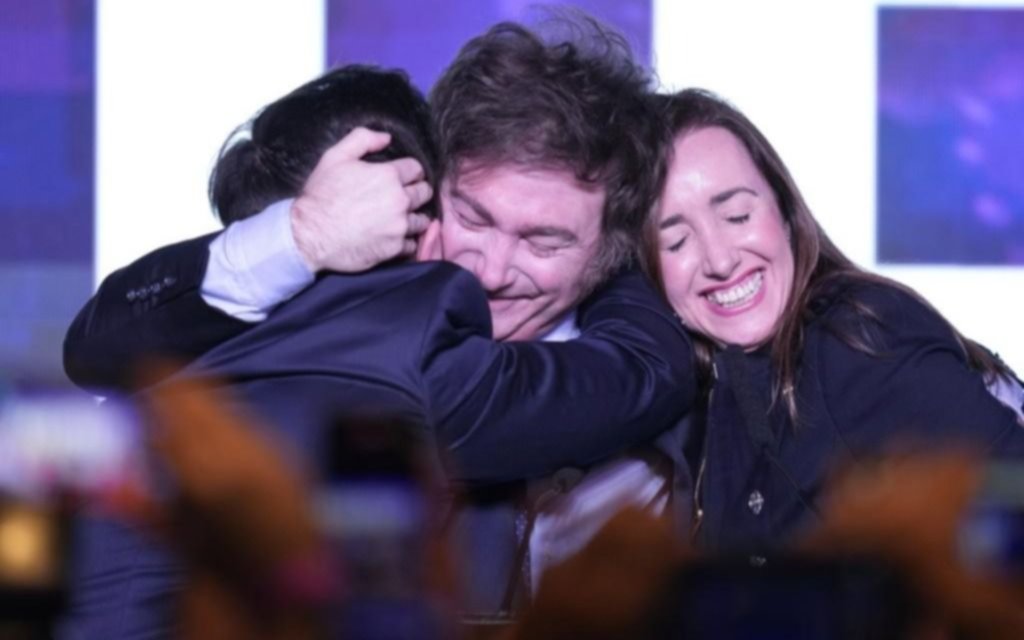 Elecciones 2023.- Milei, un huracán liberal que arrasó a fuerza de actitud