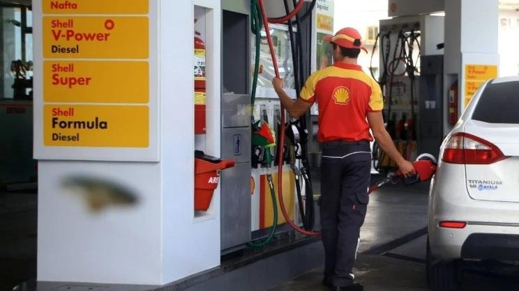 Varias petroleras ya aplican aumentos en el precio de sus naftas