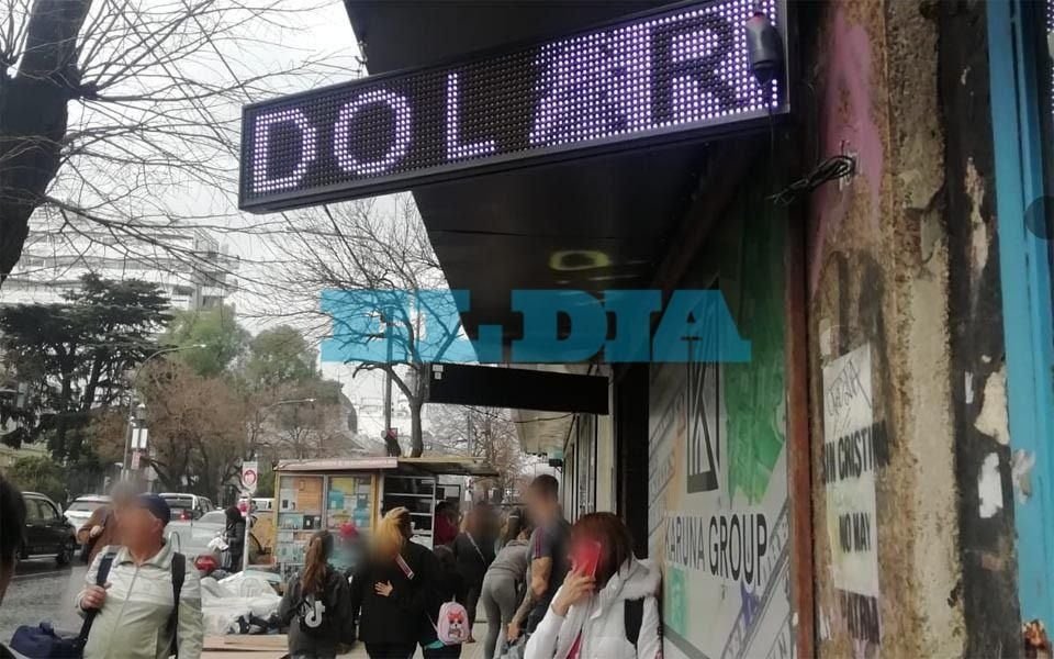 Dólar blue hoy y dólar hoy en La Plata: a cuánto cotiza este miércoles 16 de agosto de 2023