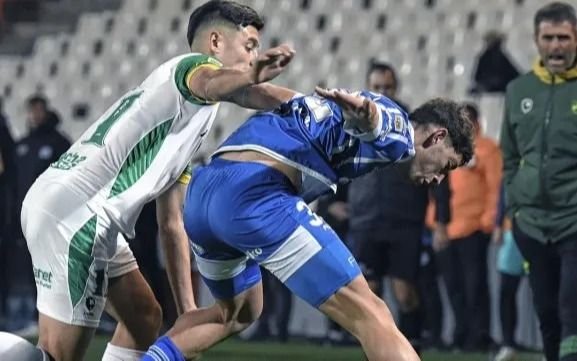 Defensa y el Tomba abren el fuego en Varela