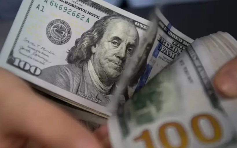 Nuevo rulo con el dólar, con acciones y bonos sostenidos