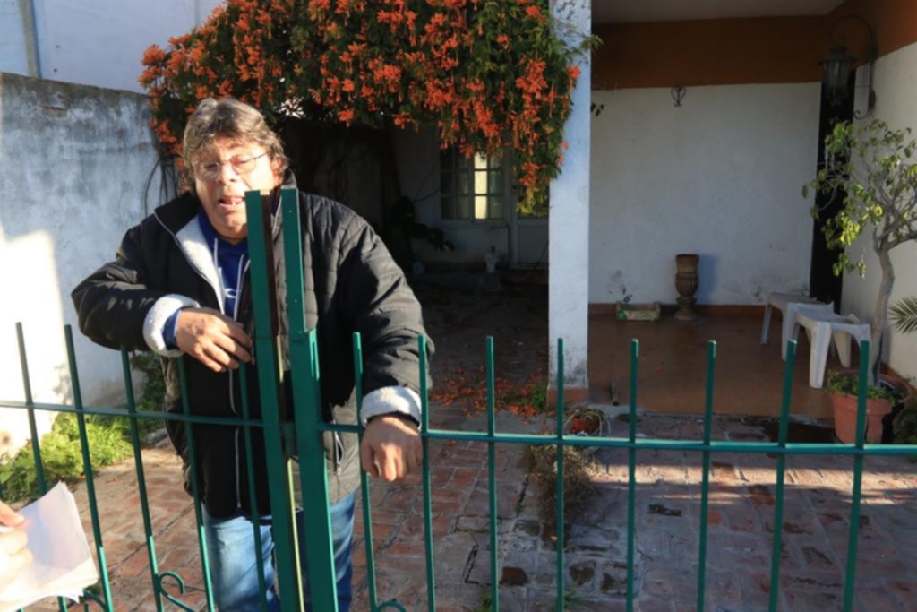 “La guita o te pego un tiro”: feroz asalto a un jubilado en Villa Elisa