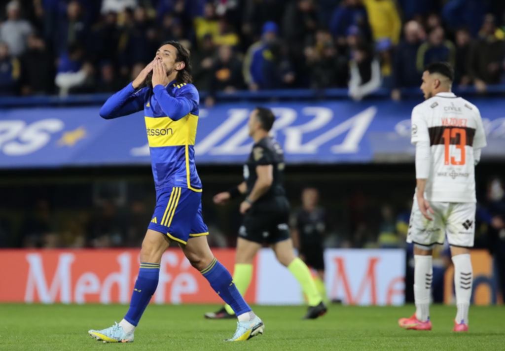 Napoli le envió saludos a Cavani por su primer gol con la camiseta de Boca