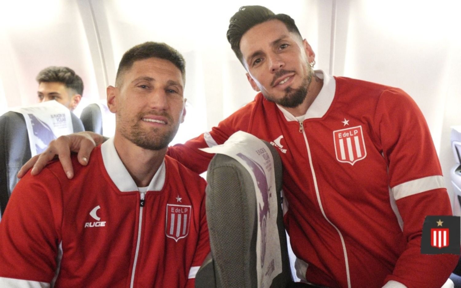 Con todo listo, Estudiantes partió a Brasil para el choque copero ante Corinthians