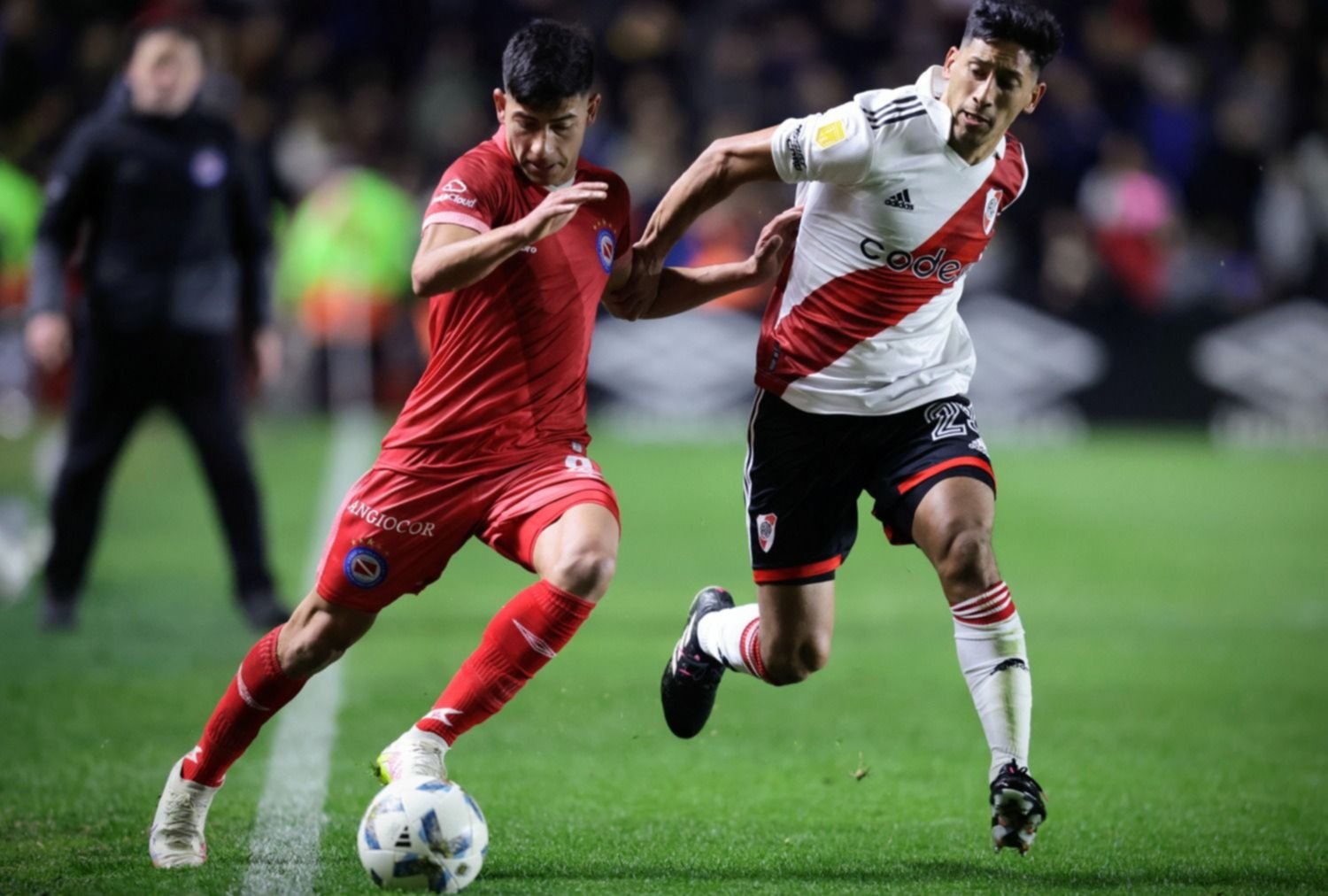 River Plate cayó 3 a 2 ante Argentinos Juniors en el debut de la Copa de la Liga