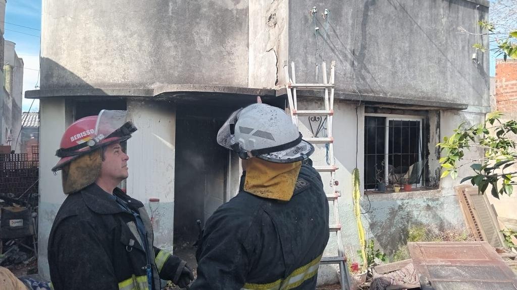 Horror en Berisso por la muerte de un hombre postrado en un incendio