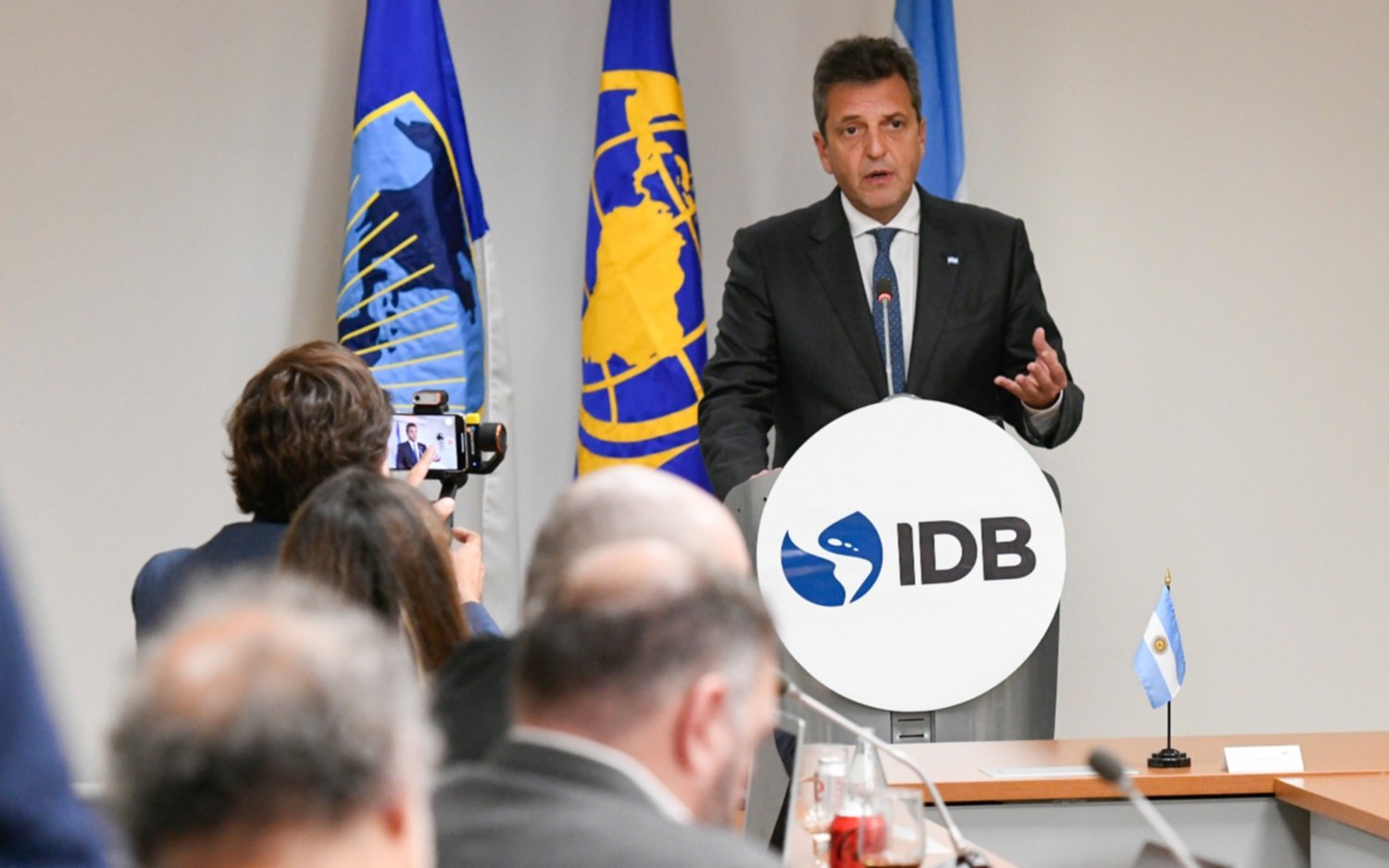 El Gobierno anunció que llegarán US$1300 millones del Banco Mundial y del BID antes de fin de año