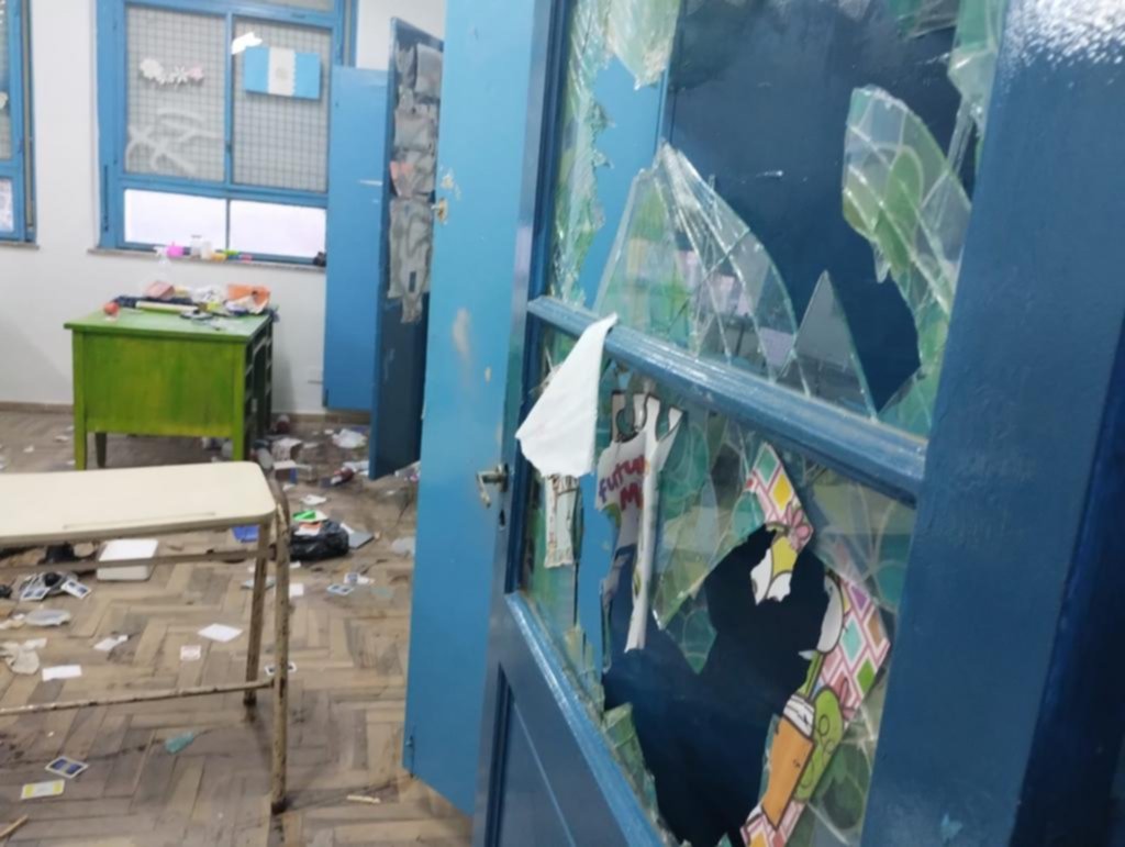 Saqueos y destrozos en tres escuelas de la Región