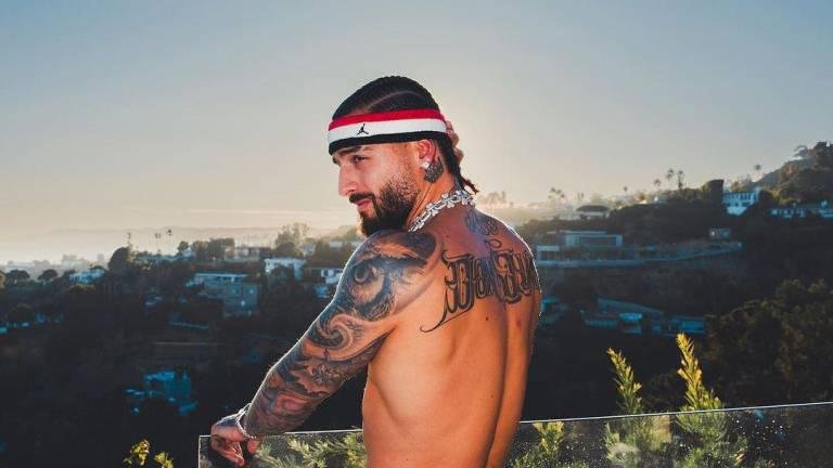 Maluma se inspira en Batman, Hefner y James Bond para su “Don Juan”