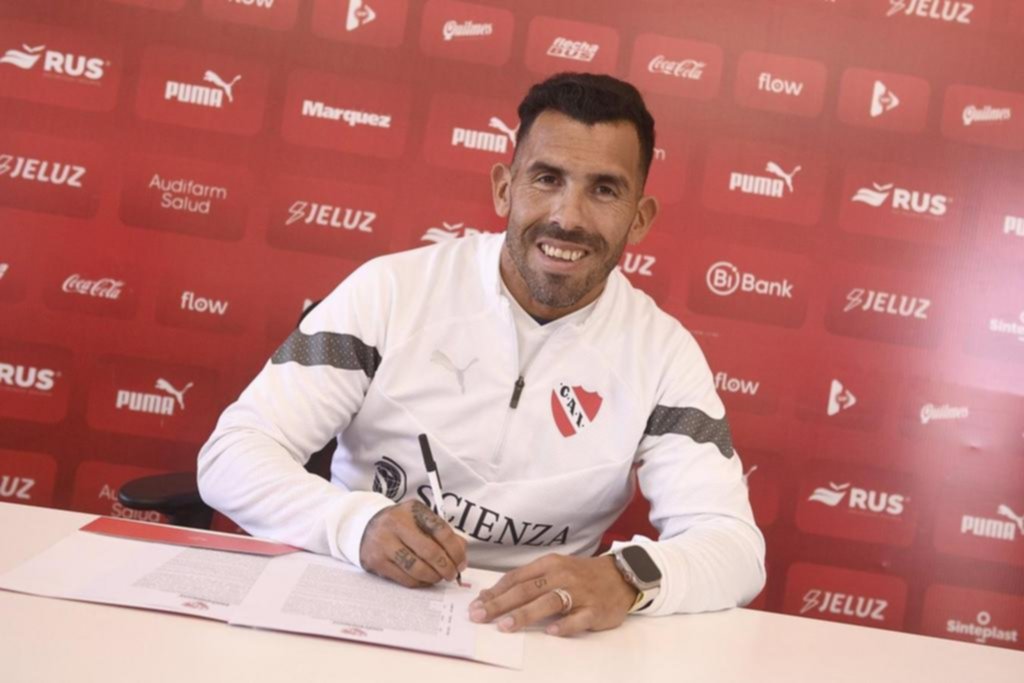 Tevez asumió en el Rojo y dirigió su primera práctica