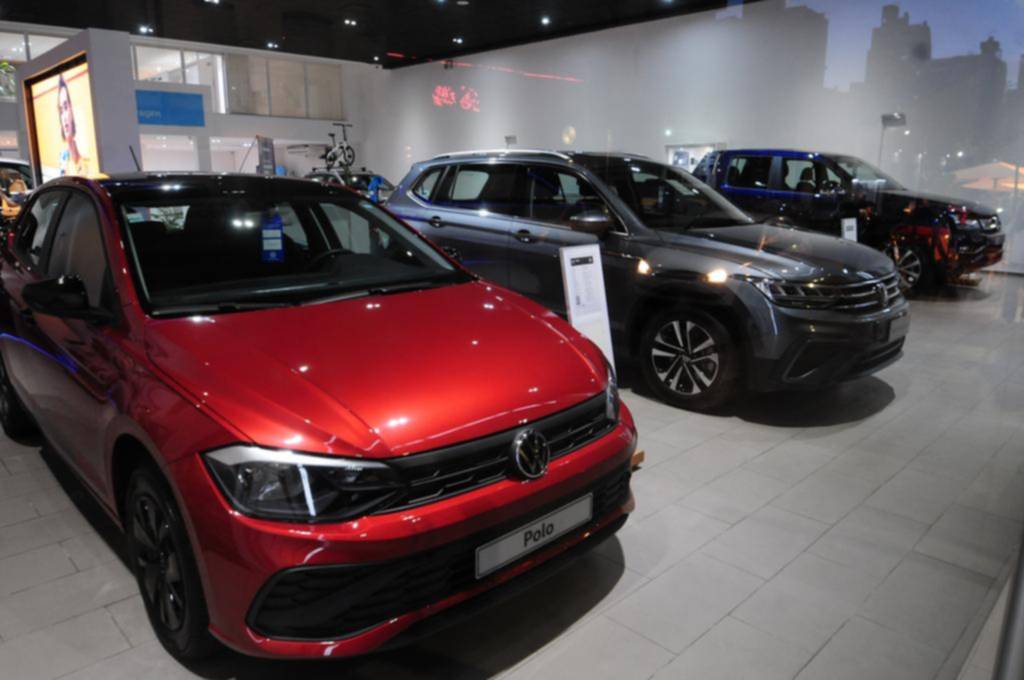 Autos más caros: la devaluación disparó los precios