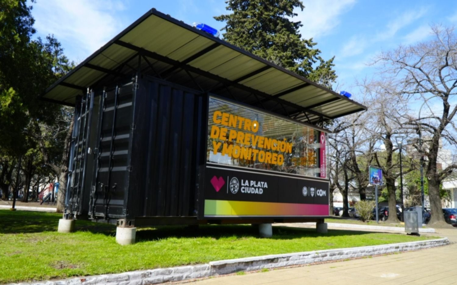 Refuerzan la seguridad en La Plata con centros de prevención en dos plazas