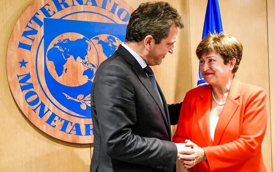 El FMI aprobó el desembolso de 7.500 millones de dólares