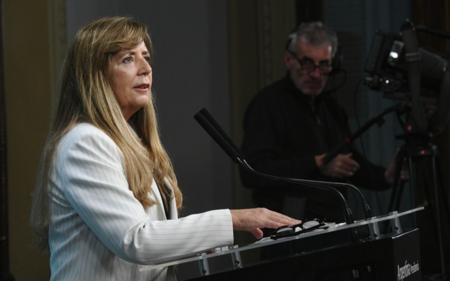 Saqueos: la Justicia imputó a Gabriela Cerrruti por omisión de denuncia e incitación a la violencia 