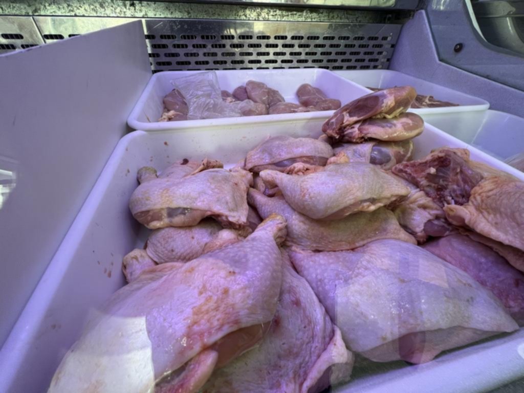 En La Plata, sin opciones accesibles: el pollo y el cerdo se suman al aumento de la carne vacuna