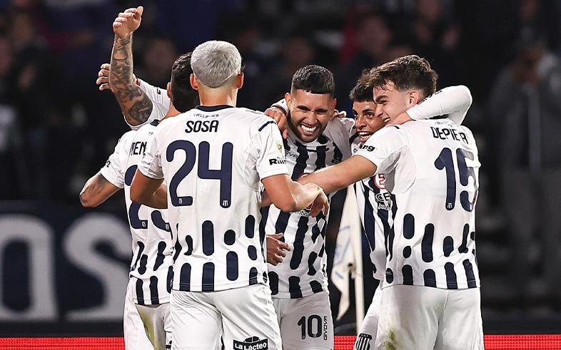 Talleres ganó con el último aliento y le pinchó la noche al Globo