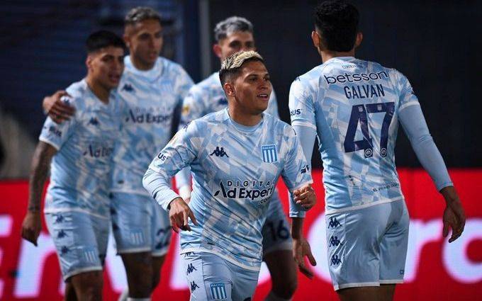 Juanfer Quintero, contento con la victoria de Racing y el gol ante Tigre: "Cada vez me siento mejor"