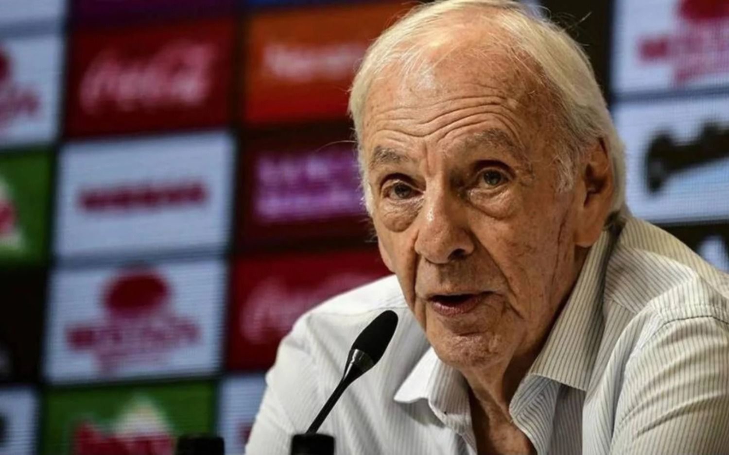 Internaron a César Luis Menotti tras sufrir un accidente doméstico
