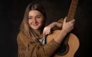 Maggie Cullen, revelación en el programa “La Voz Argentina”, se presentará en La Plata