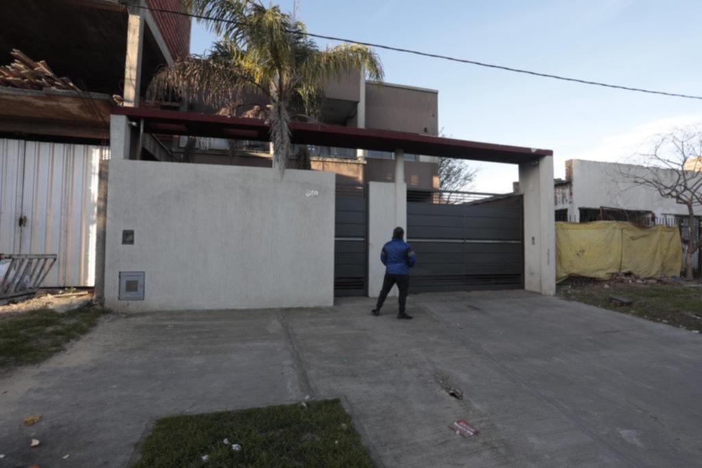 “Psicosis” e inseguridad en La Plata: sorprendieron a una joven en plena ducha