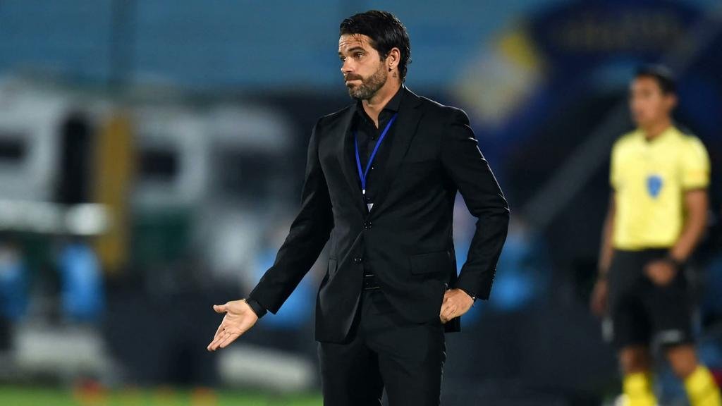 Gago podría incluir desde el arranque a Juanfer y Almendra