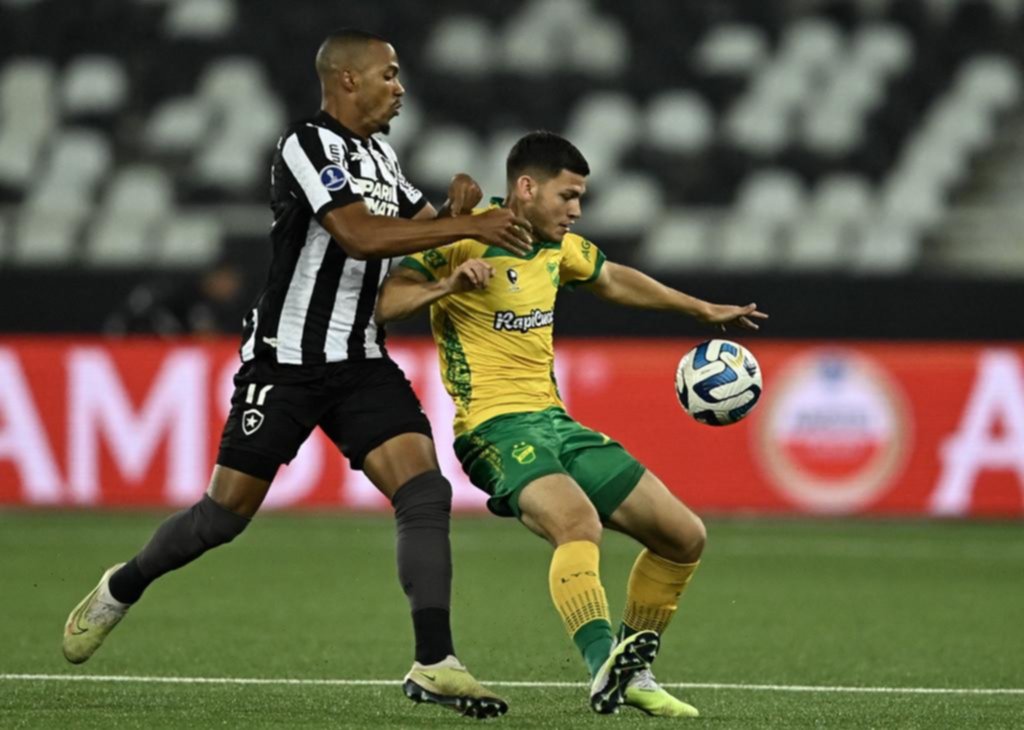 Defensa busca las semifinales ante el líder del Brasileirao