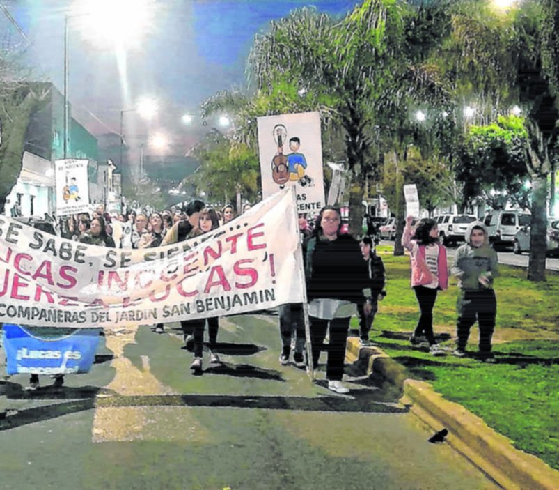 Nuevo reclamo contra el fallo que condenó a un docente a 35 años de cárcel en La Plata