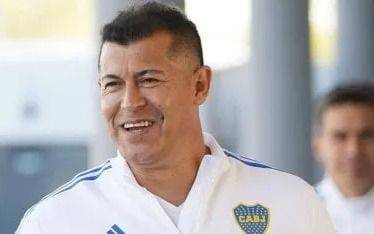 Almirón chicaneó a River tras el triunfo de Boca ante Racing: "Ellos pueden esperar"