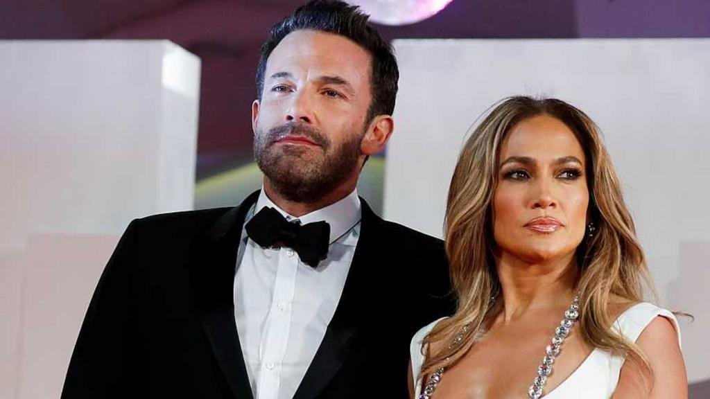 Cuestión de horas: JLo y Affleck casi divorciados