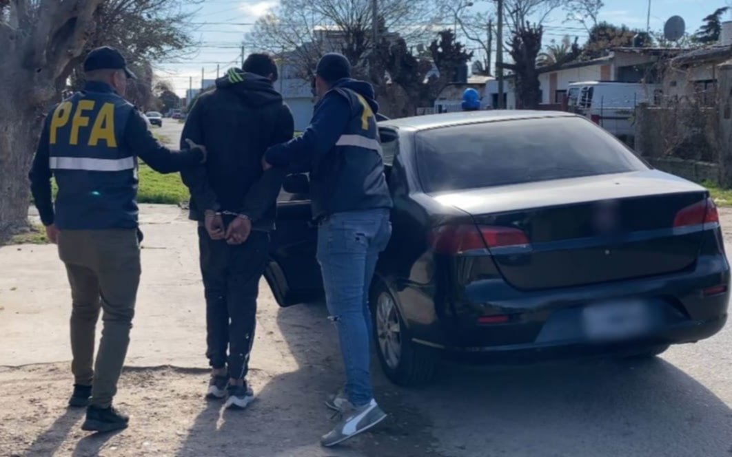 Operativo de Gendarmería en La Plata: lo detiene por el embarque de más 40 kilos de droga