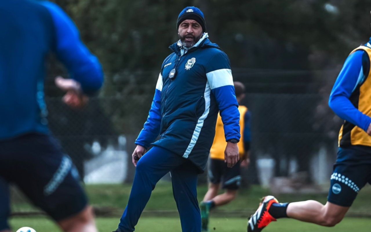 Con varias bajas, Méndez confirmó a los convocados para Gimnasia vs Rosario Central