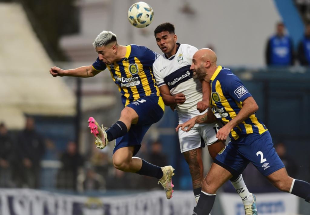 Gimnasia perdió un partido insólito y no pudo apagar el fuego