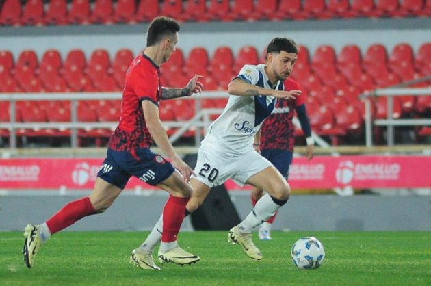 Vélez eliminó a San Lorenzo con goles en el final, cuando el partido estaba para cualquiera