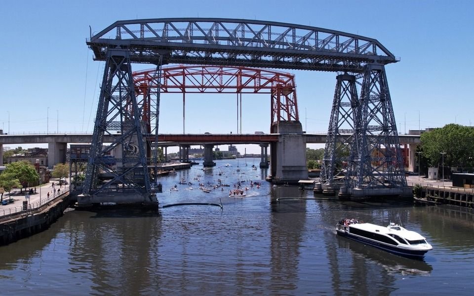 Riachuelo navegable: proponen extender el tramo hasta el puente Barraca Peña. 