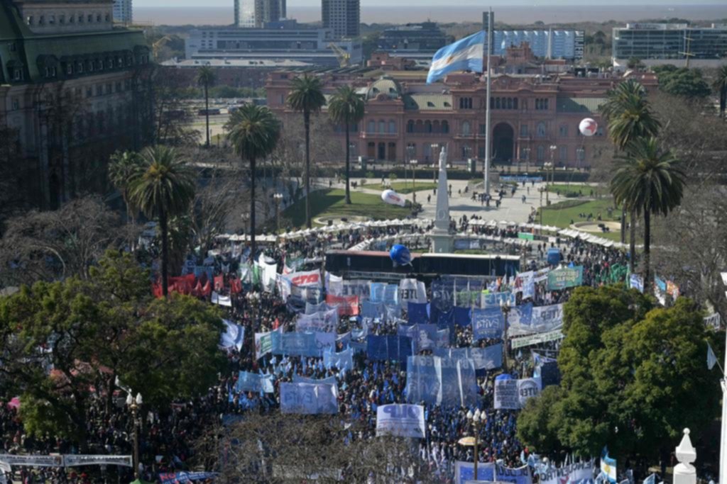 Movimientos sociales y sindicalistas marcharon en el día de San Cayetano