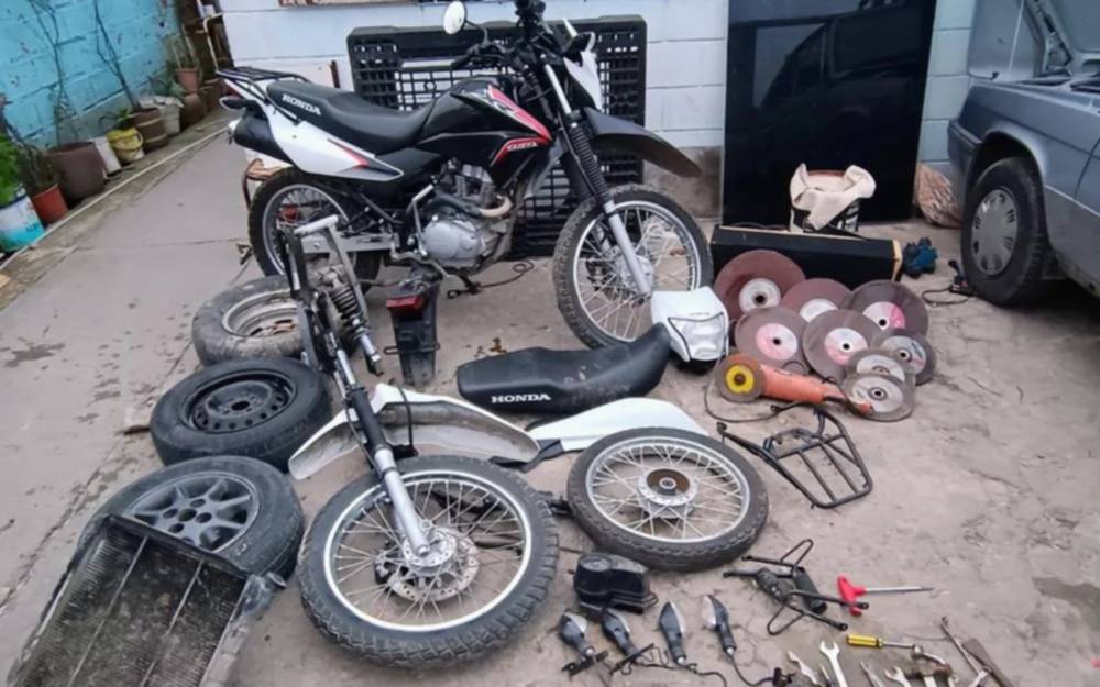 Sujeto detenido por robar un auto en Bernal