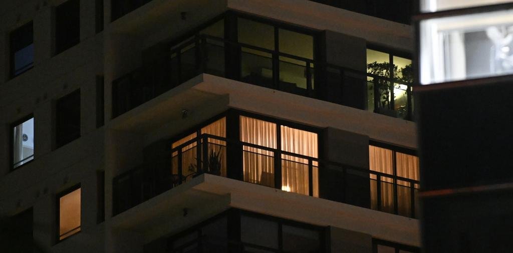 Secuestran el celular de Alberto Fernández tras allanar el departamento donde vive