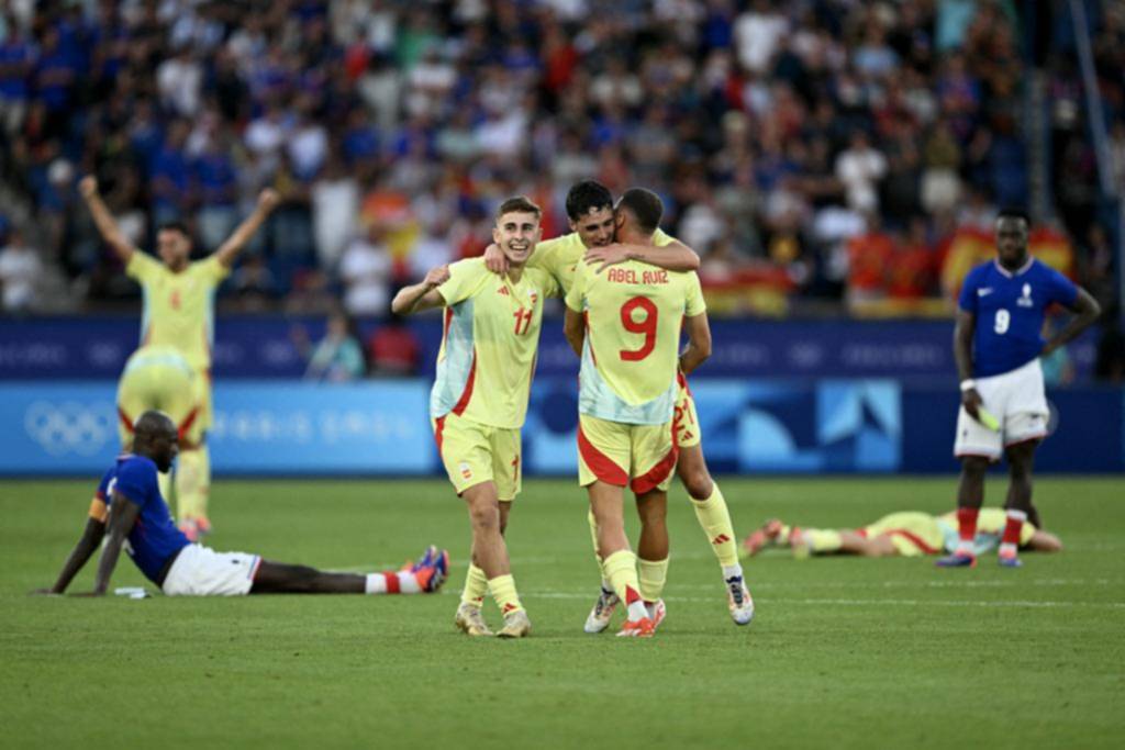 Segundo, Francia: España goleó a los locales y festejó el oro